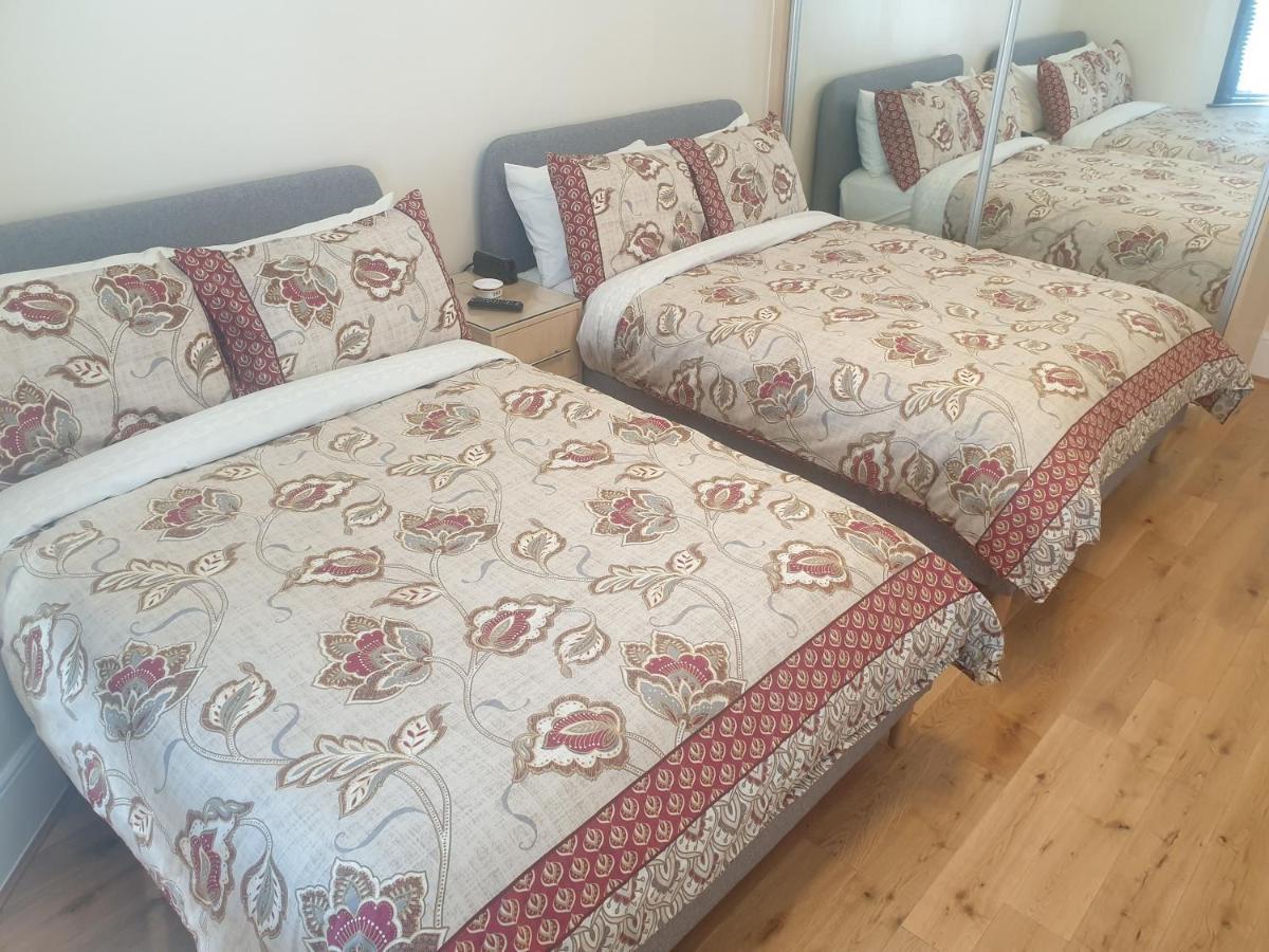 London Luxury 2 Bedroom Flat 5Min Walk From Overground, With Free Wifi, Free Parking-Sleeps X6 Илфорд Экстерьер фото