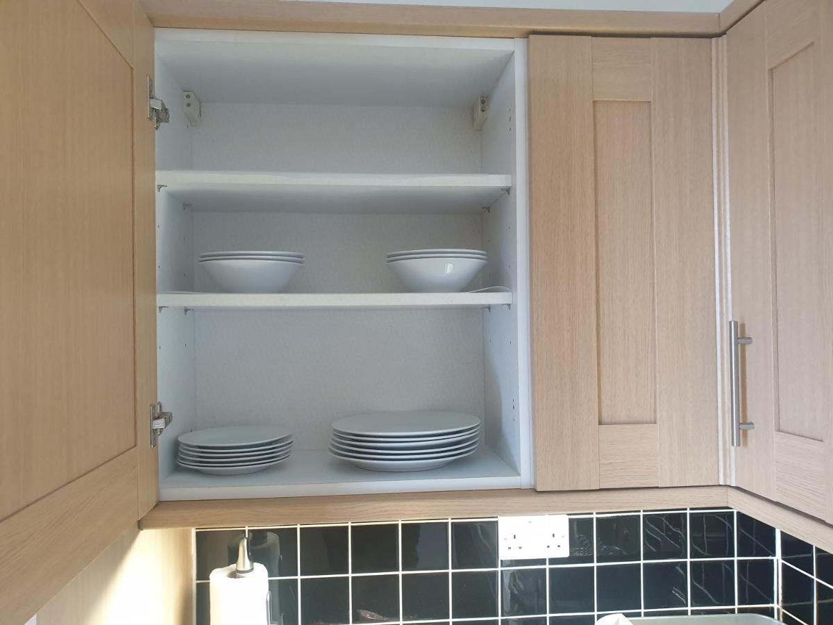 London Luxury 2 Bedroom Flat 5Min Walk From Overground, With Free Wifi, Free Parking-Sleeps X6 Илфорд Экстерьер фото