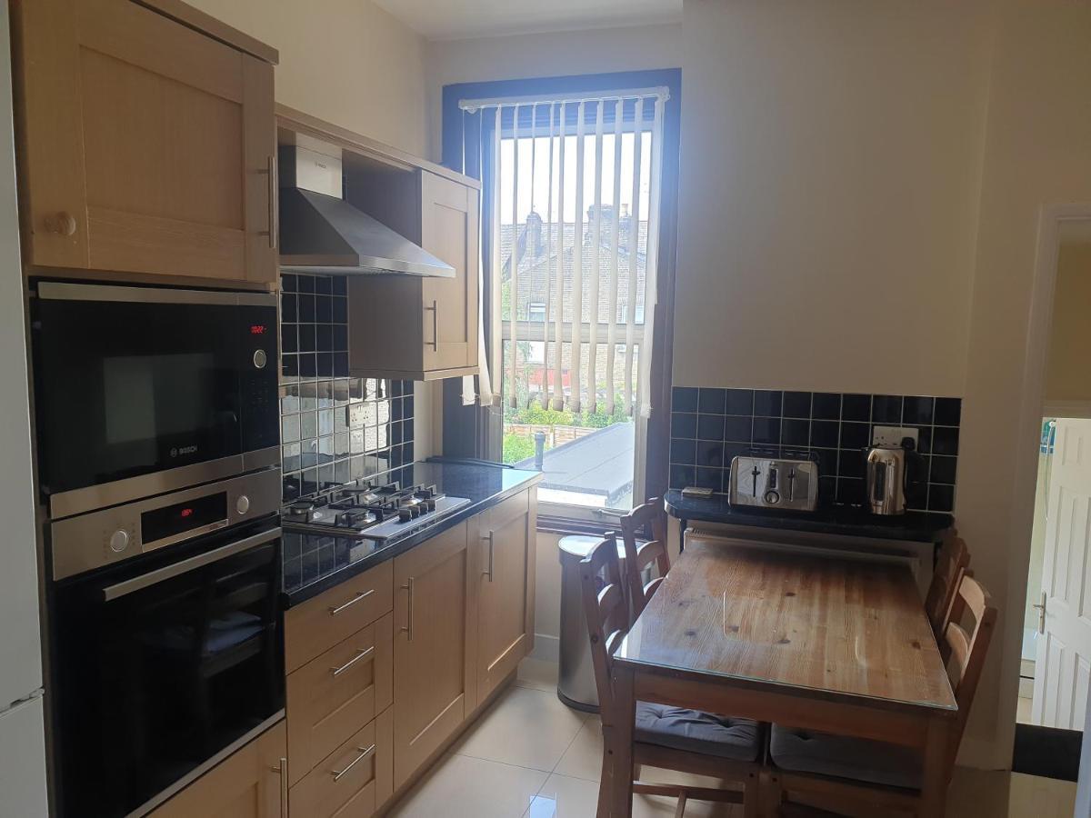 London Luxury 2 Bedroom Flat 5Min Walk From Overground, With Free Wifi, Free Parking-Sleeps X6 Илфорд Экстерьер фото