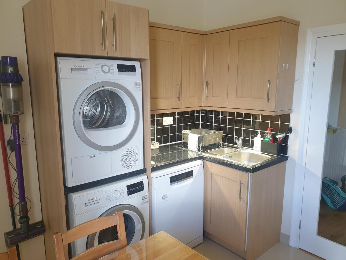 London Luxury 2 Bedroom Flat 5Min Walk From Overground, With Free Wifi, Free Parking-Sleeps X6 Илфорд Экстерьер фото